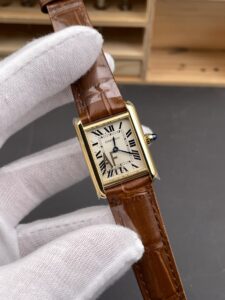 cartier tank louis cartier w1529856 29.5 x 22mm replica cartier010