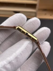 cartier tank louis cartier w1529856 29.5 x 22mm replica cartier010