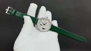 vacheron constantin traditionnelle moon phase and power reserve 83570 36mm replica vc014