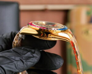rolex oyster perpetual cosmograph daytona (rainbow bezel aftermarket diamond) 40mm replica rlxb097