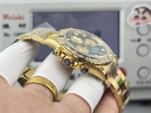 rolex cosmograph daytona double lensed spectacles features genuine moissanite bezel with real moissanite bezel116568 40mm replica rlxb126