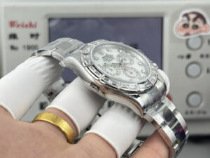 rolex cosmograph daytona double lensed spectacles features genuine moissanite bezel with real moissanite bezel 116568 40mm replica rlxb127