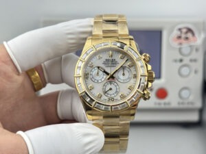 rolex cosmograph daytona double lensed spectacles features genuine moissanite bezel with real moissanite bezel 116568 mm replica rlxb128